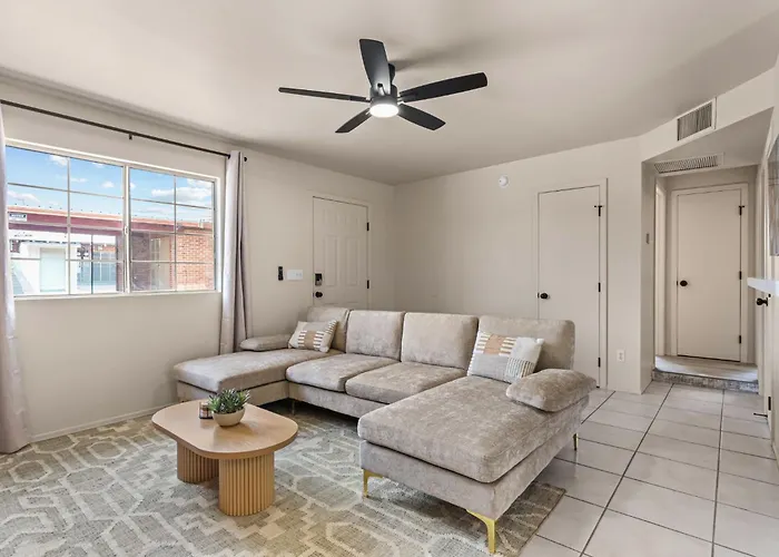 Highland Haven Minutes Away From The U Of A Villa *